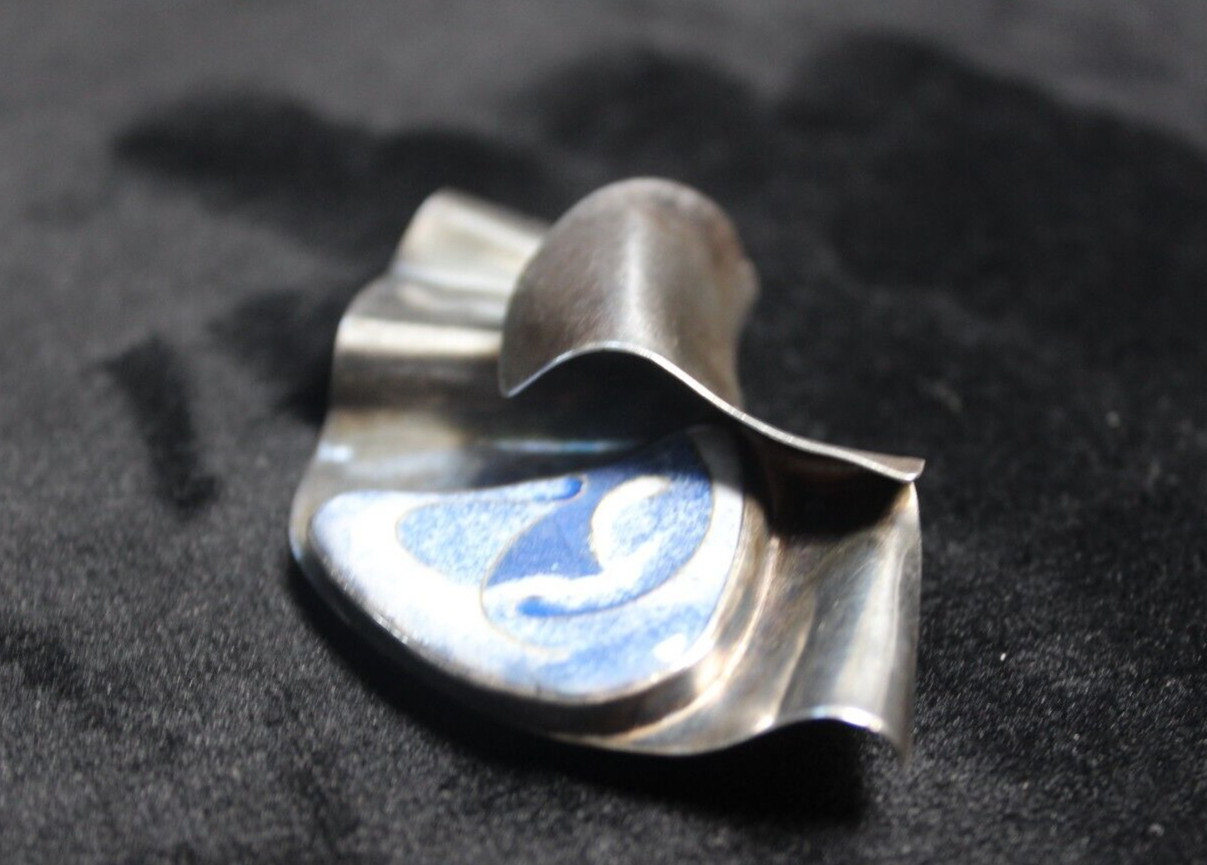 Donna McAfee 1987 Rippling Wave Sterling Silver Enamel Modernist Brooch Pendant