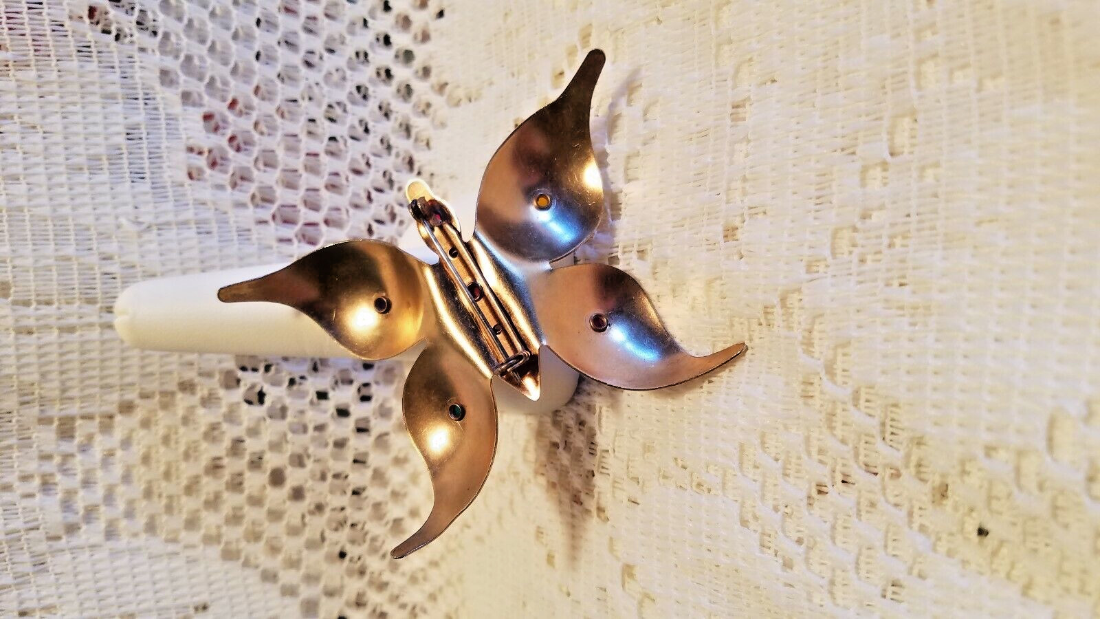 VINTAGE BUTTERFLY BROOCH – PIN GOLD TONE METAL WITH COLORED STONES