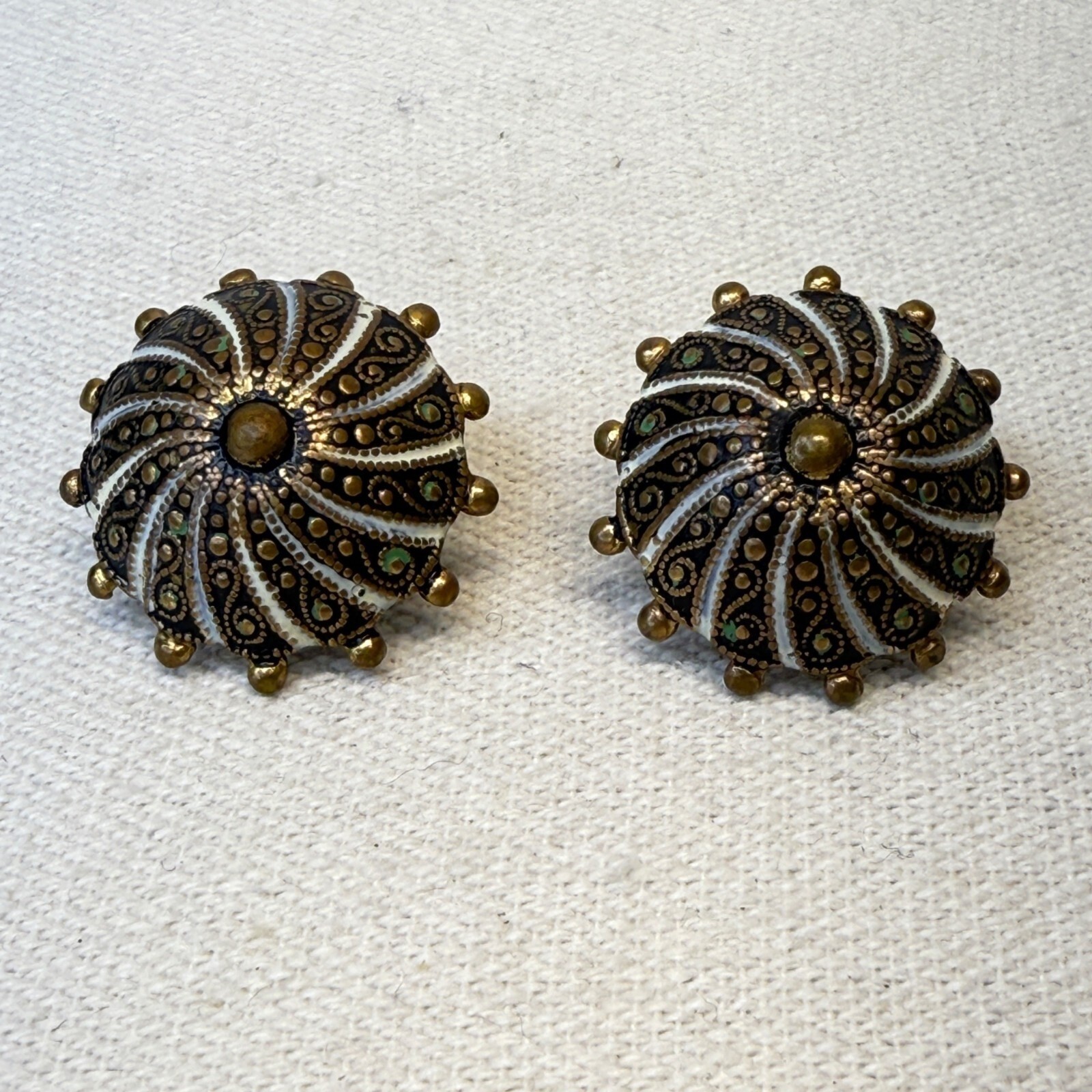 Vintage Damascene Screw Back Earrings MCM Classic