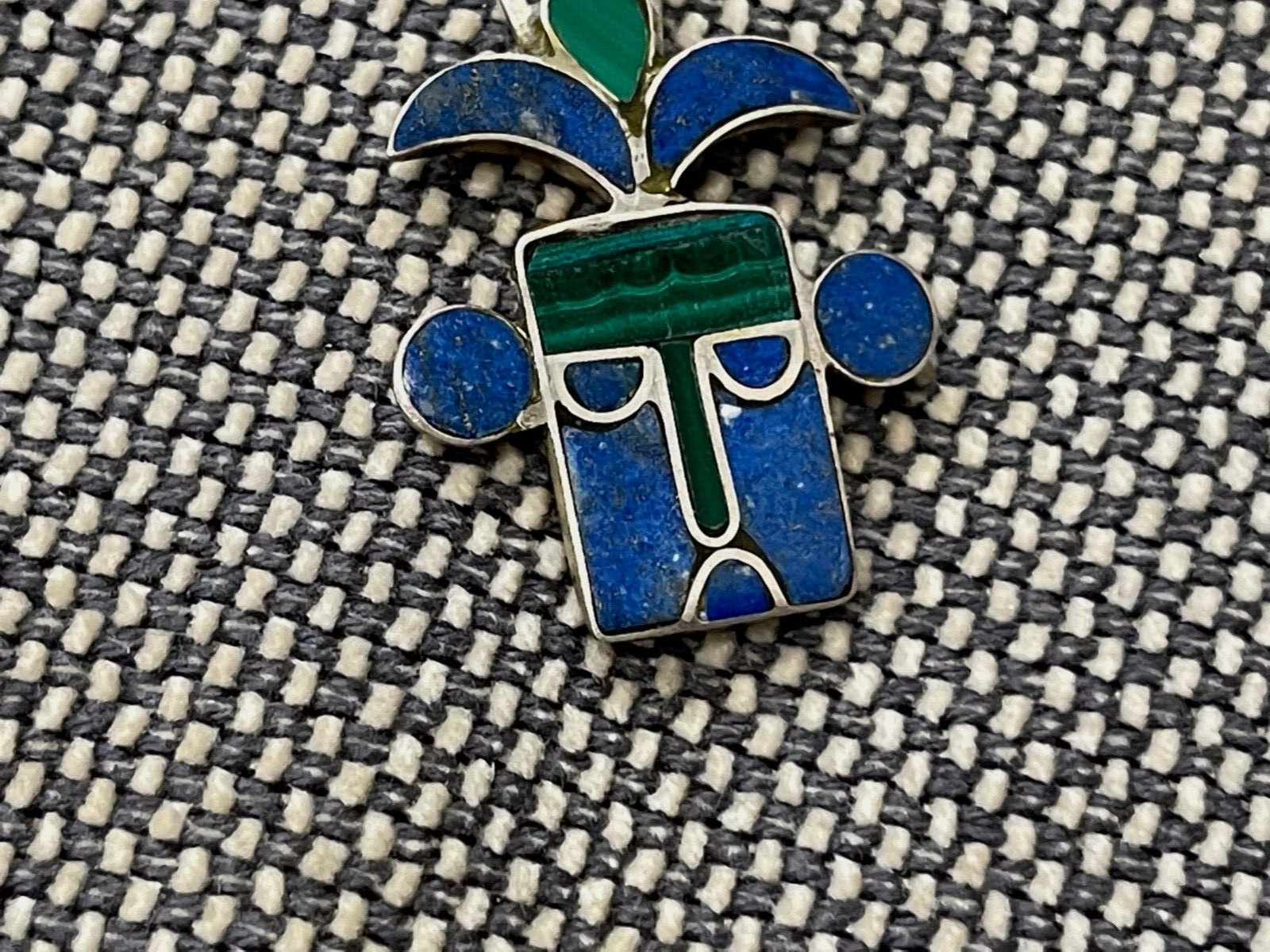 Vtg Sterling Silver 980 Tribal Style Pendant Necklace w Inlaid Lapis & Malachite