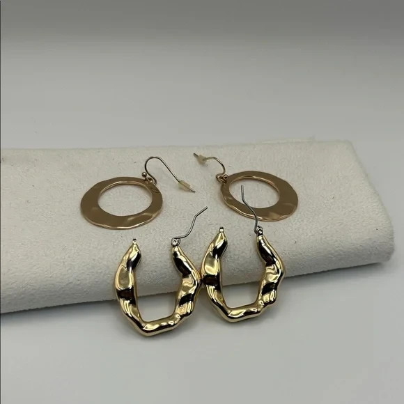 Classic Textured Hoop Earrings Qty 2 Gold-tone Unsigned Dangle Drop Everyday