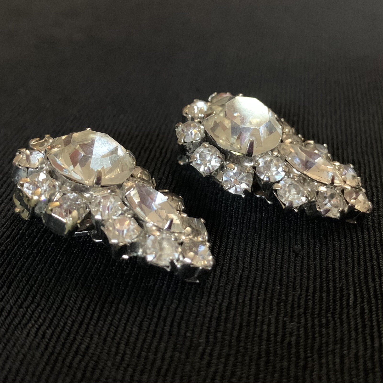Vtg Couture Clear Glass Rhinestone Cocktail Silver Tone Climber Clip Earrings