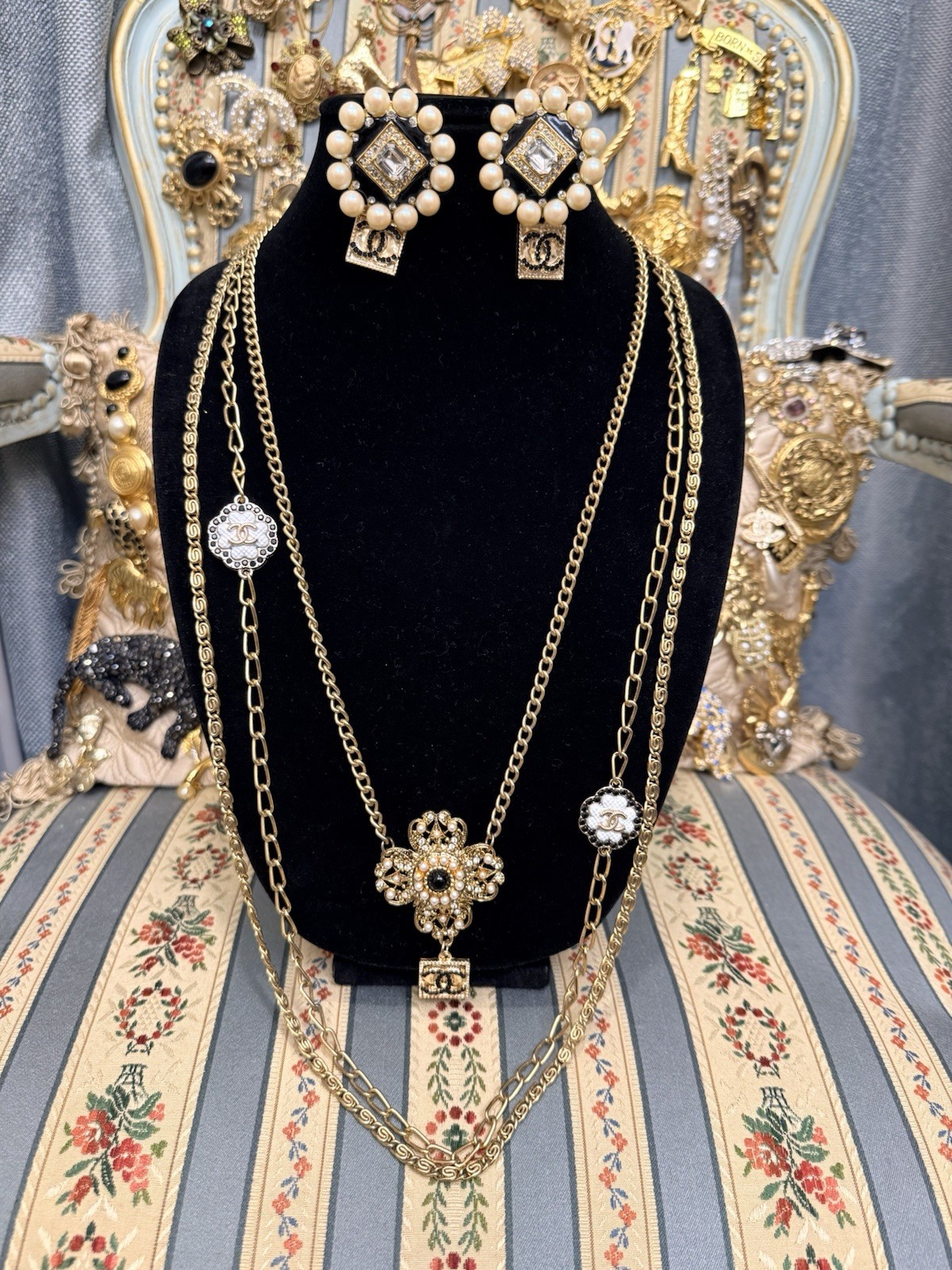 „Midnight Paris – Layered Black & Gold Vintage Statement Set”