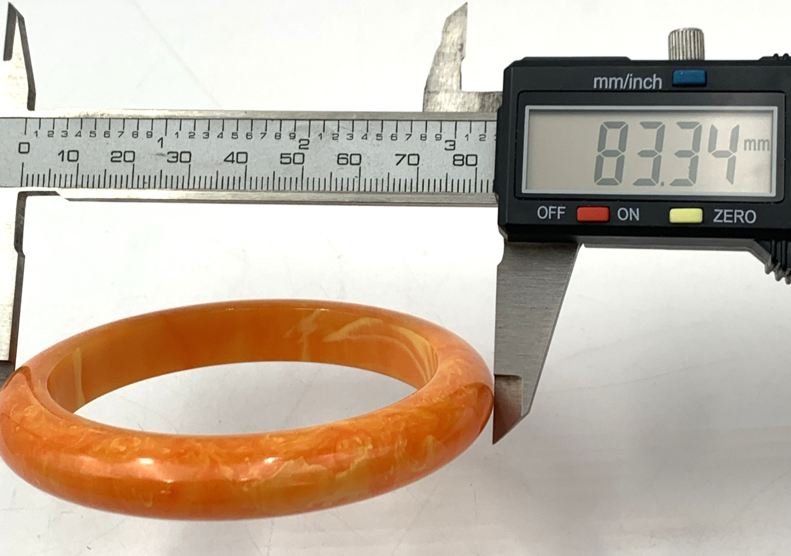Vintage 12 mm Wide BAKELITE Bangle Bracelet Orange Marbled 29.3g 8″ IC