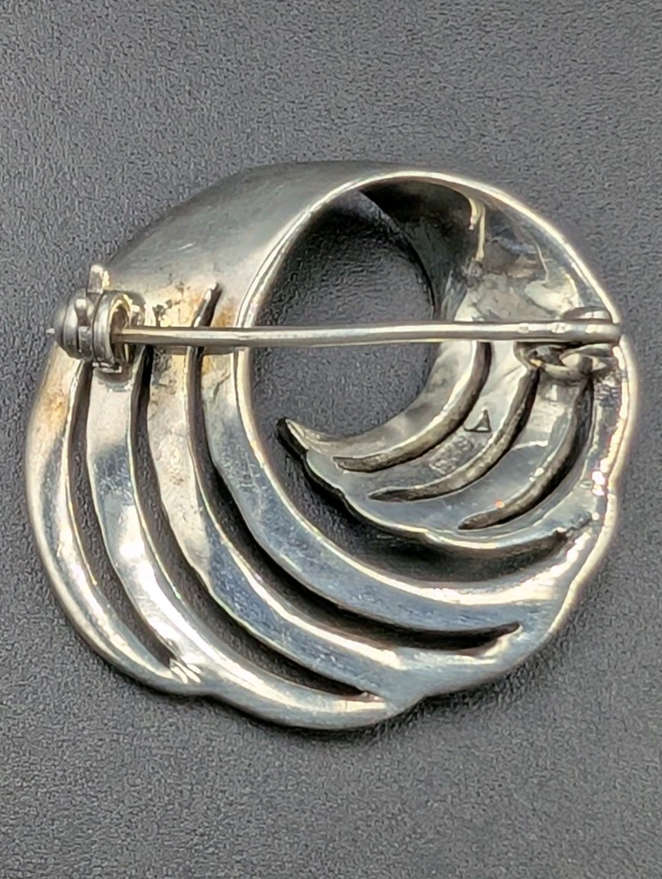 READ!! By A Vtg Sterling Silver Marcasite Wave Swirl Circle 925 Pin Brooch 1.16″