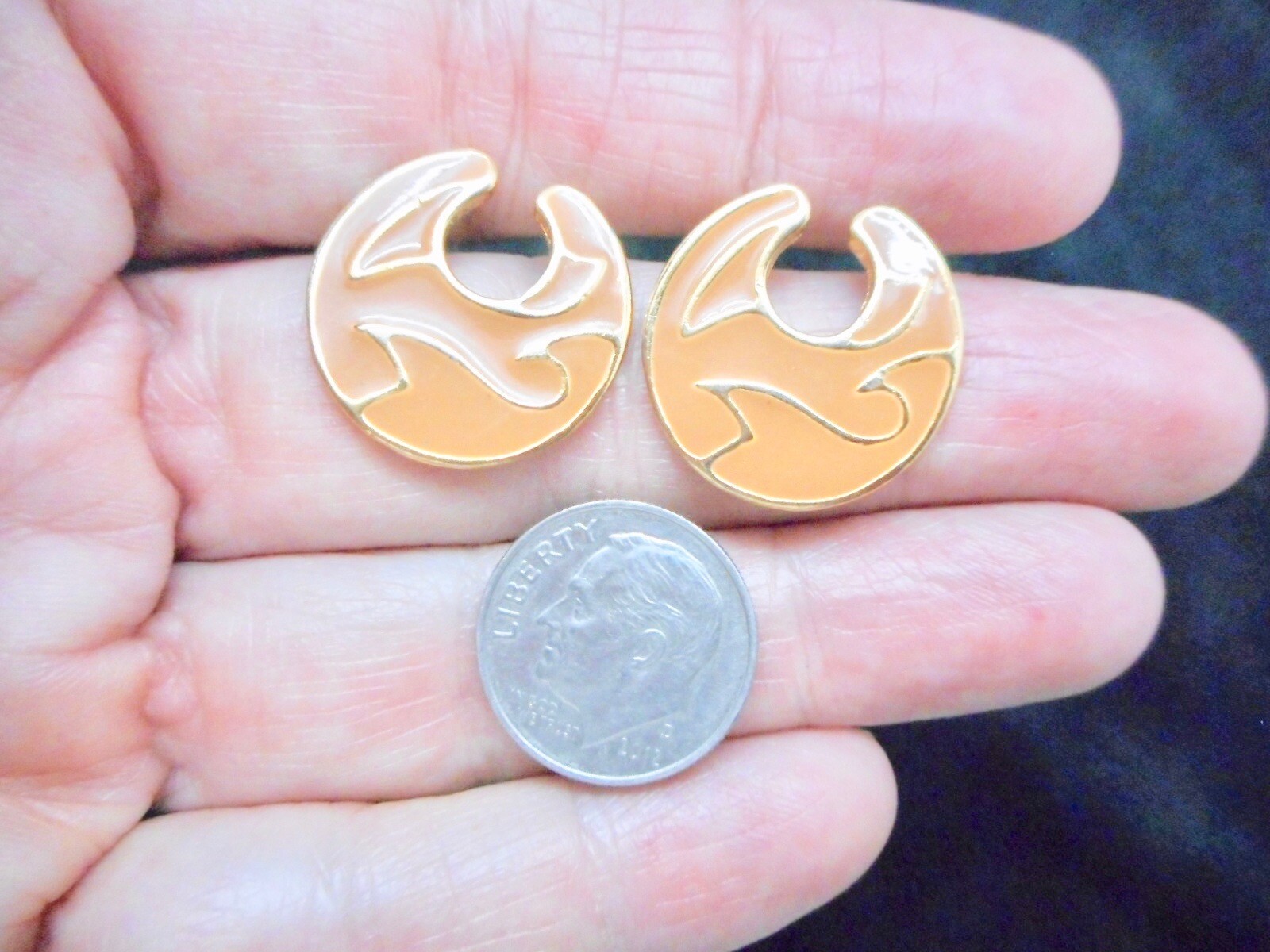 Vintage 1980’s Gold Tone Peach/Brown Enamel Pierced Earrings