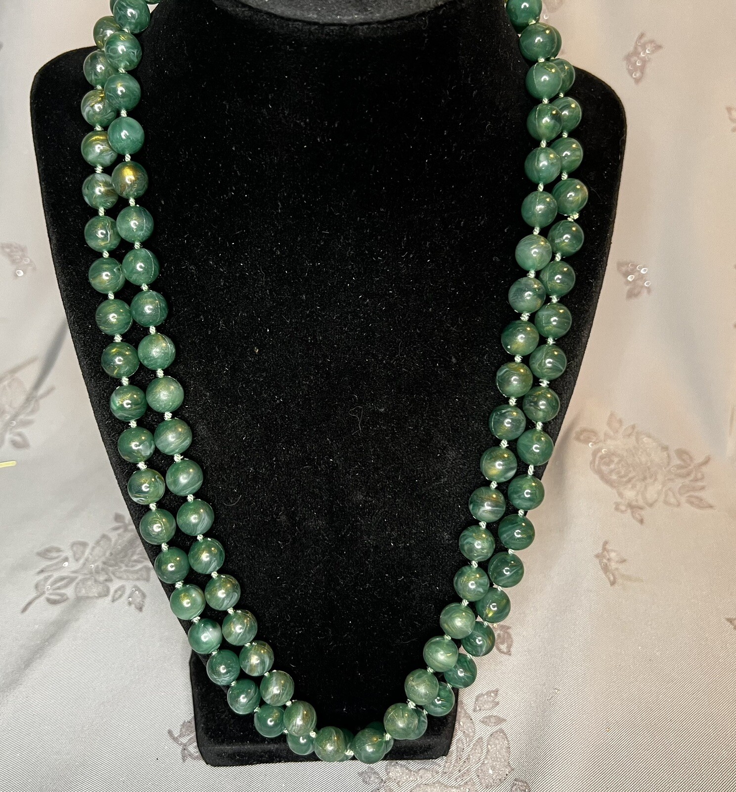 Vintage Faux Jade Marbled Green Beaded Necklace 22 Inches Long Single Strand