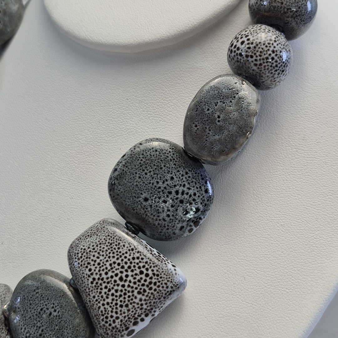 Vintage AKR Amy Kahn Russel Sterling Silver 925 Grey Ceramic Beaded Necklace