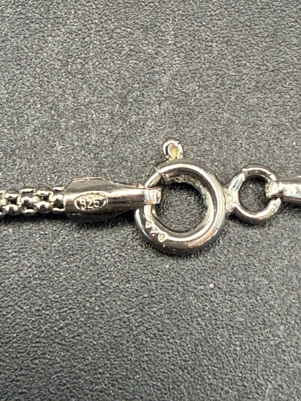 Vintage Mother‑of‑Pearl Pendant Necklace – Sterling Silver (925)