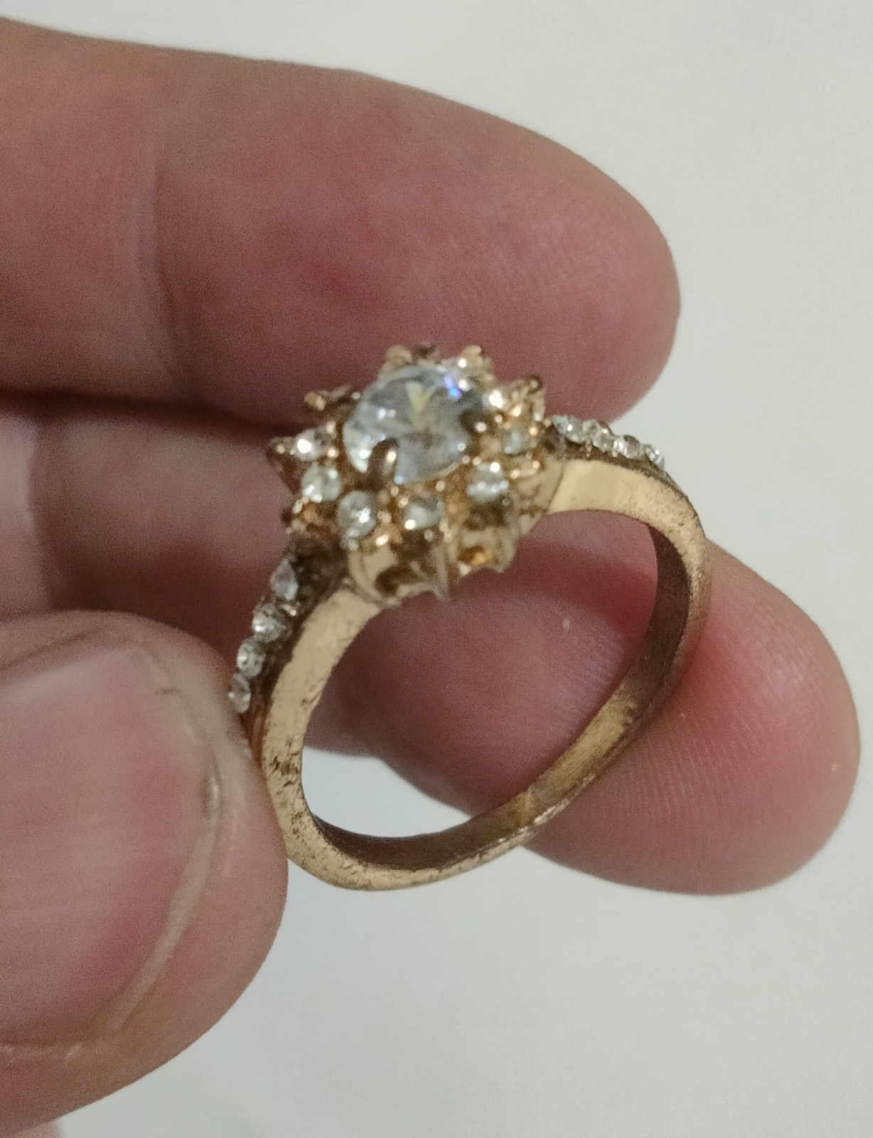 Rare Vintage Estate Gold Tone Halo Ring – Timeless Luxury & Antique Elegance
