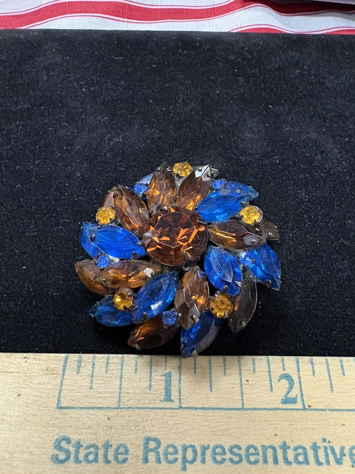 Vintage Juliana DeLizza&Elster round swirl brooch in capri blue and amber/topaz