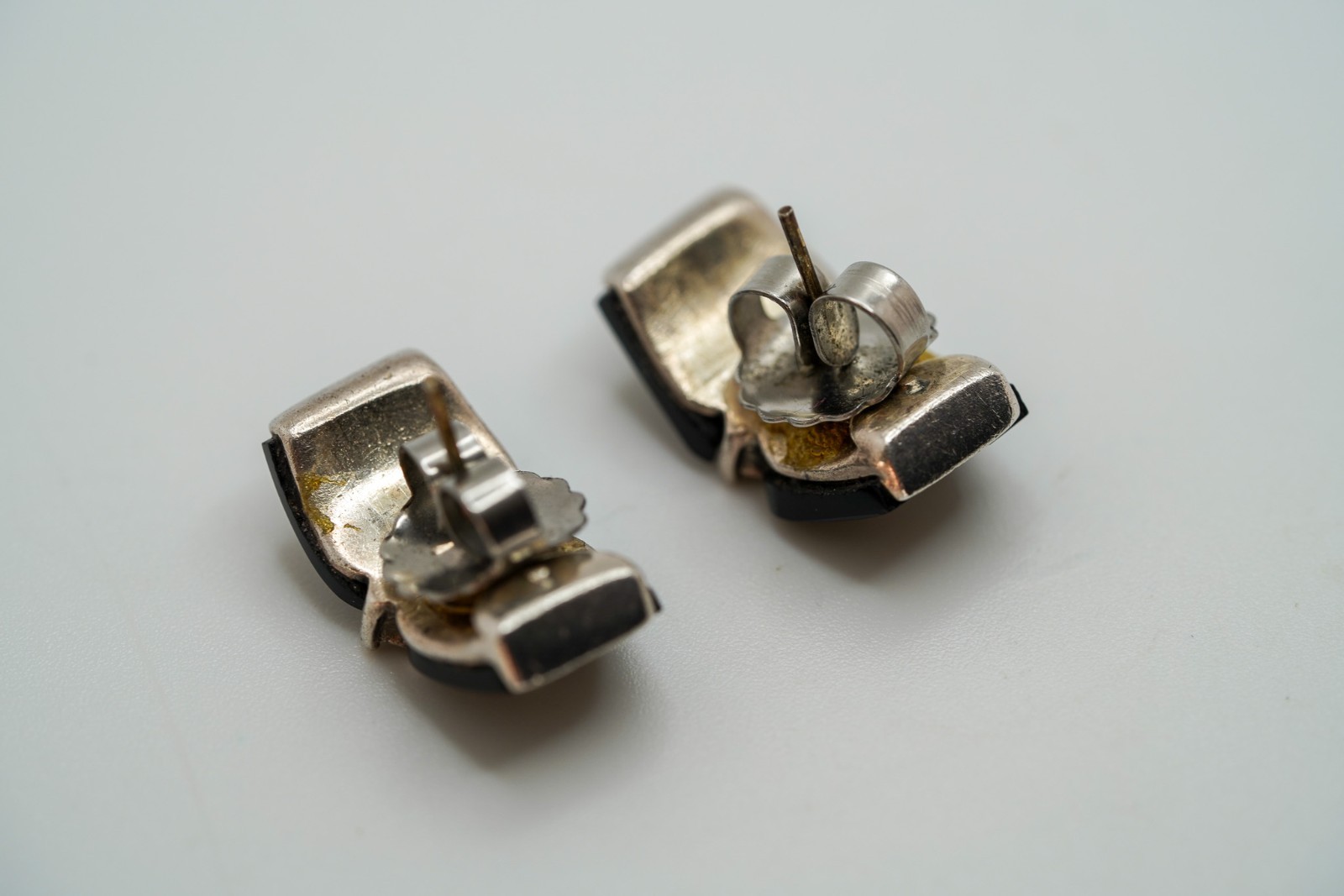 Vintage Sterling Silver Repaired Onyx and Marcasite Stud Earrings 2cm x 1cm JB36