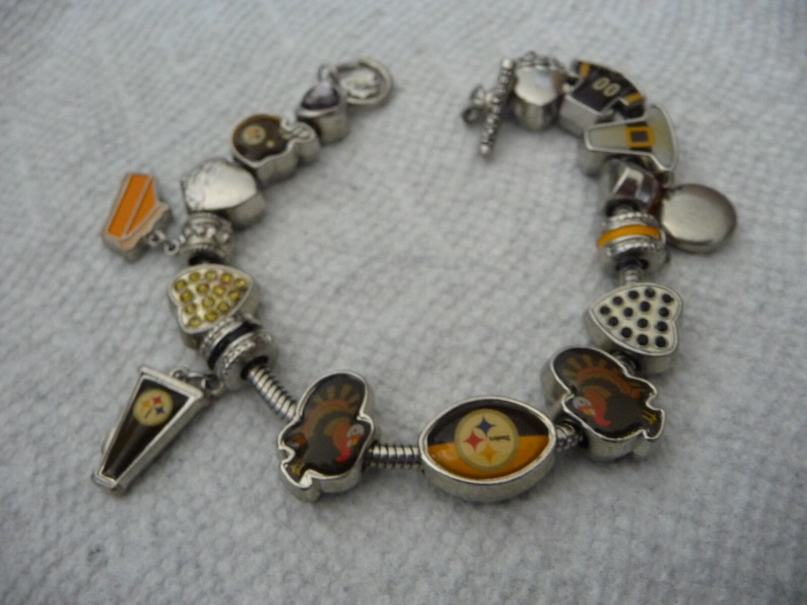 NOVEMBER THANKSGIVIN SILVER TONE CHARM BRACELET W 14 MIXED SLIDE ON CHARMS #2826