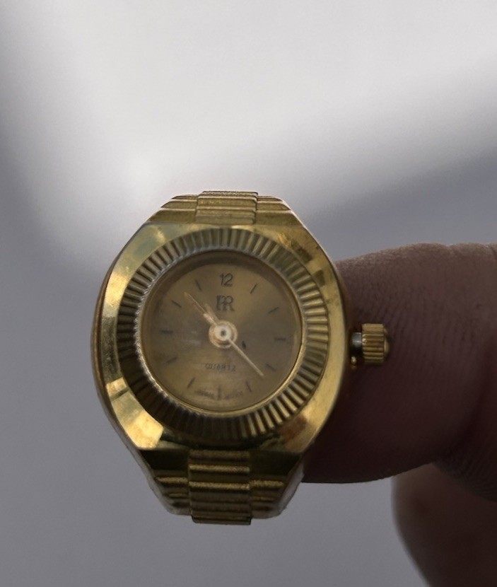 Vtg Rochelle Bonetto Ring Watch Gold Tone Expansion Band Japan Quartz RUNNING