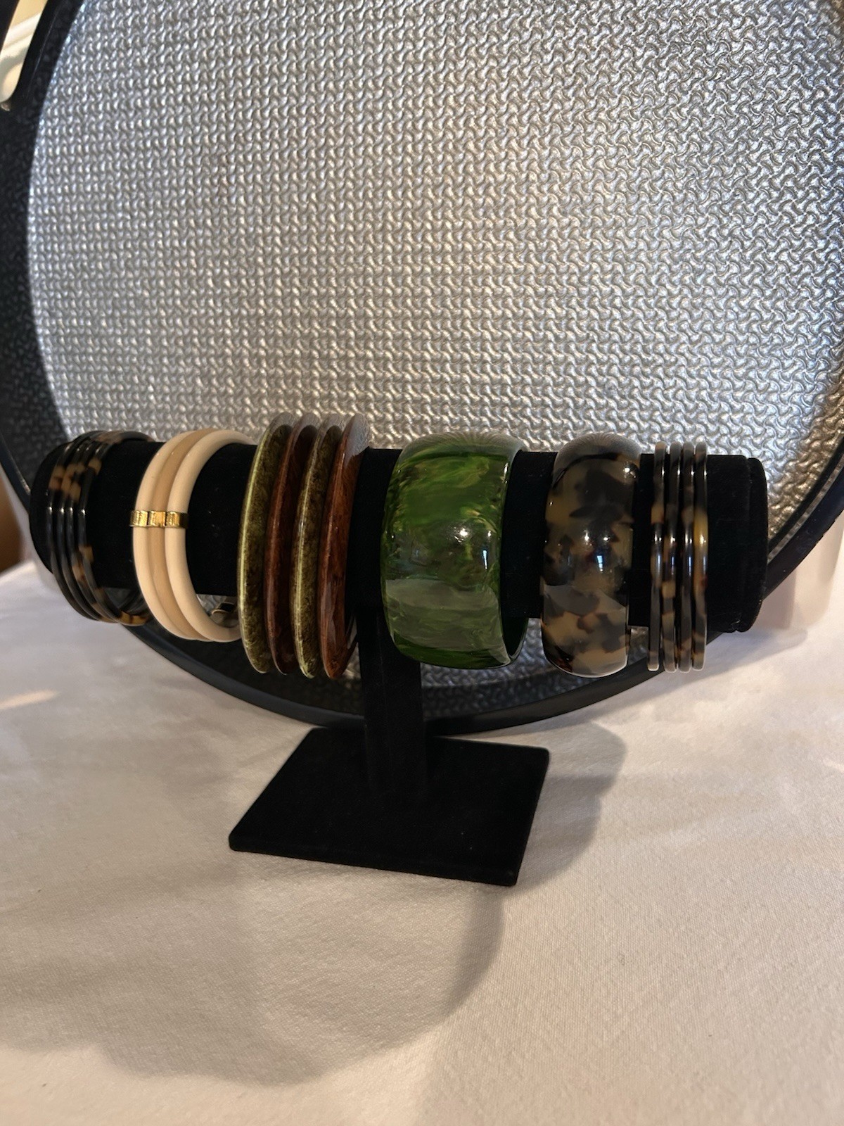 Lot of Vintage Lucite & Plastic & Acrylic Bangle Bracelets – Cuffs 15 Pc Total