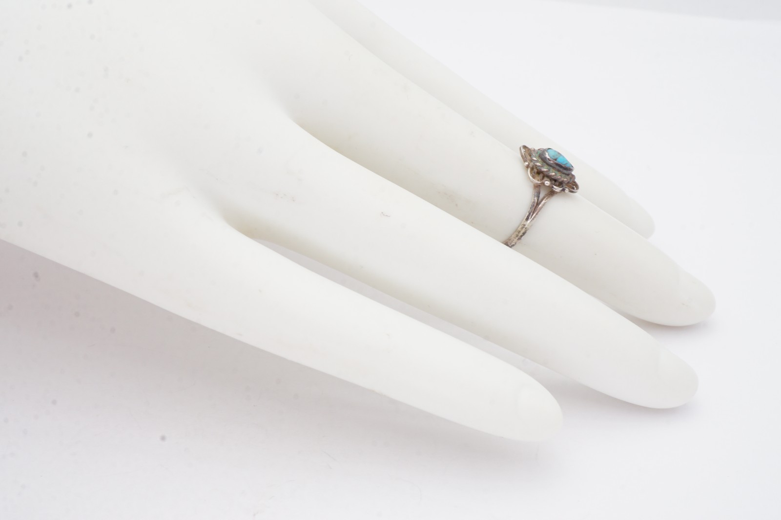 Vintage Sterling Silver 925 Turquoise Ring Size 4.25