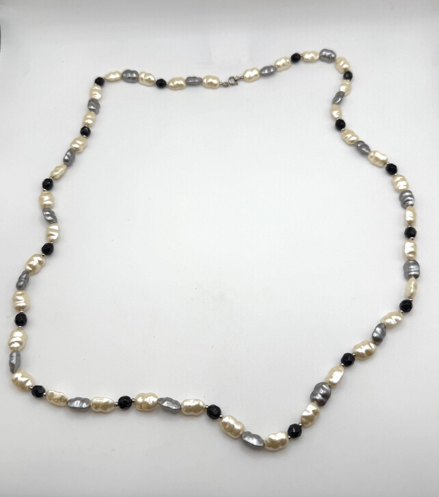 vintage faux pearl black gray and white beaded long necklace 30 inch