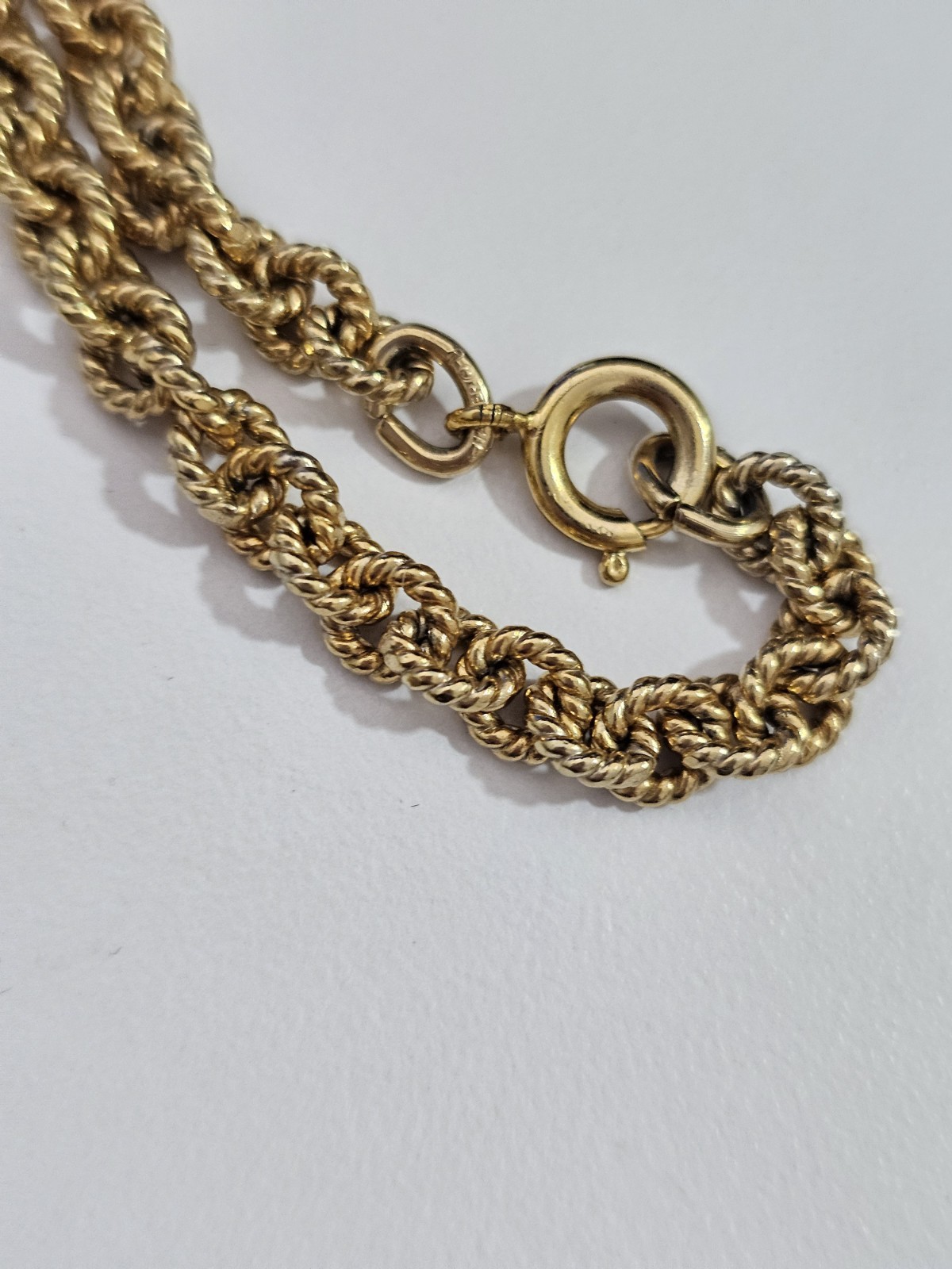 VINTAGE RARE 1971 NAPIER BERTOLLI CORAL GOLDTONE CHAIN 24″ NECKLACE PENDANT BOOK