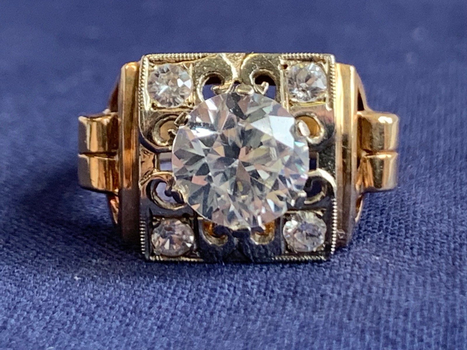 Vtg Yellow Gold Ring 4.86g Fine Jewelry Size 6 Band Clear Stones *READ*