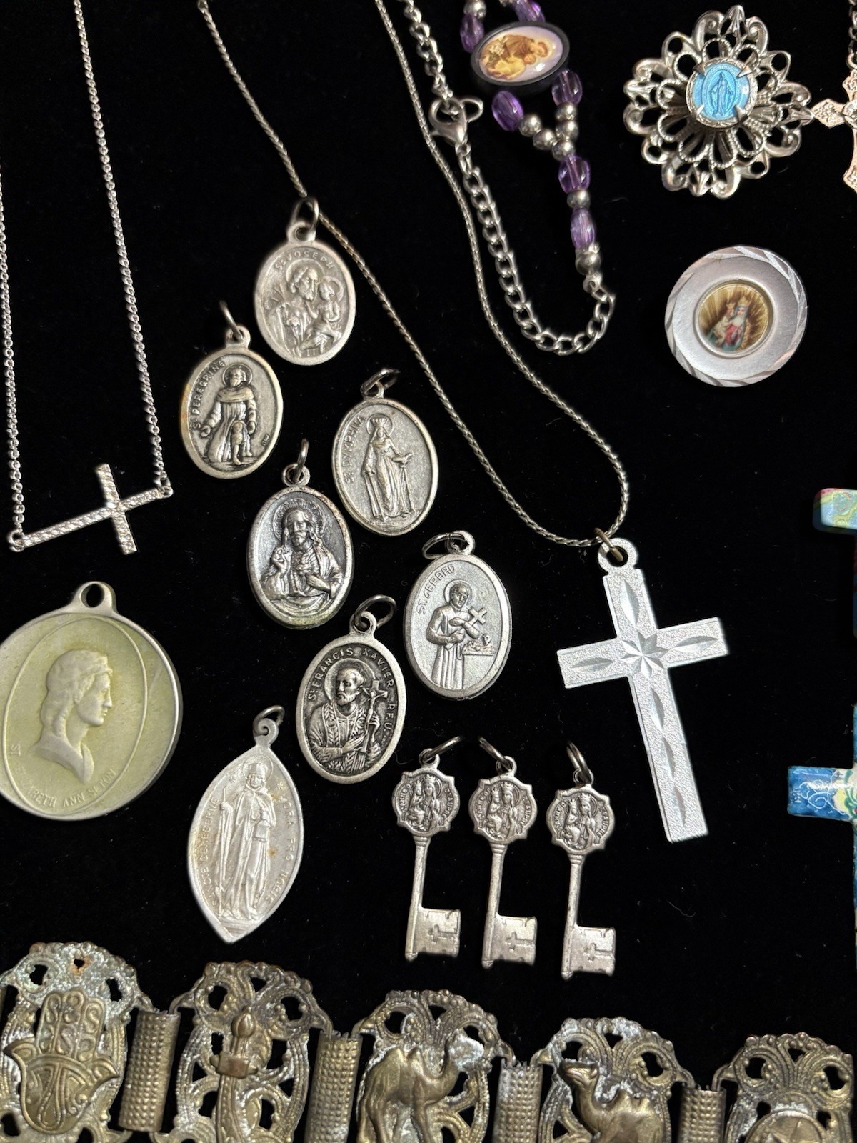 Vintage Religious Jewelry Lot 25 Pc Catholic Medallion Rosaries Few Marked Italy