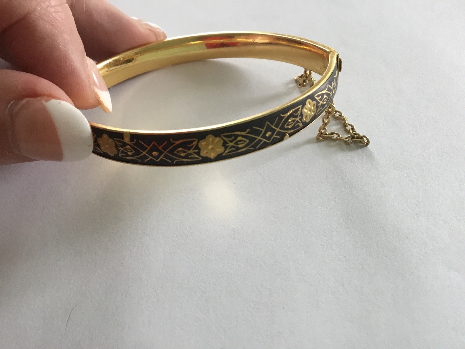 VINTAGE DAMASCENE Gold Inlay Bangle Bracelet Hinged Opening 1960s