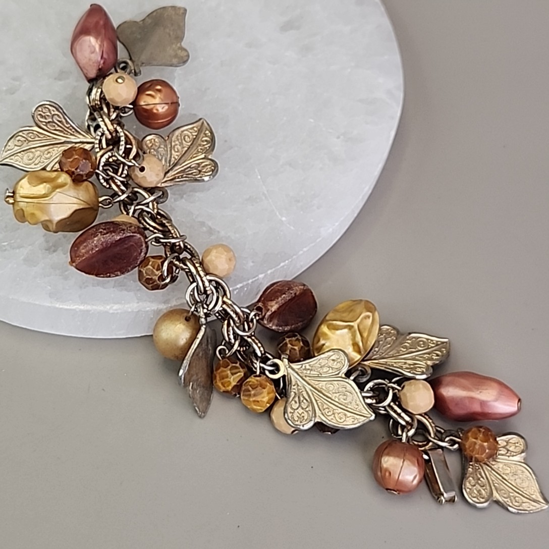 Vintage Charm Bracelet Fall Autumn Brown Bead Gold Tone Leaf Dangles 6.25″