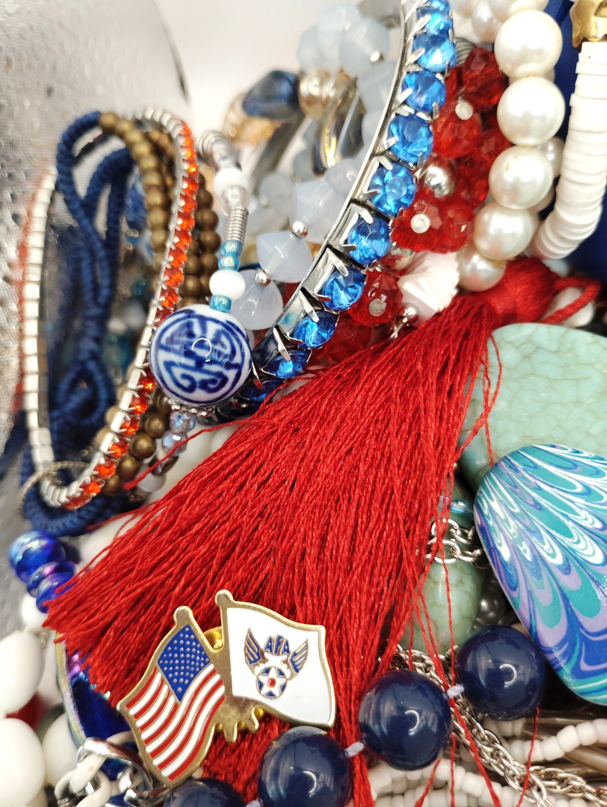 135 Vtg Wearable Pcs RED, WHITE & BLUE Patriotic Mixed Lot, FREE SHIP! Lot#681