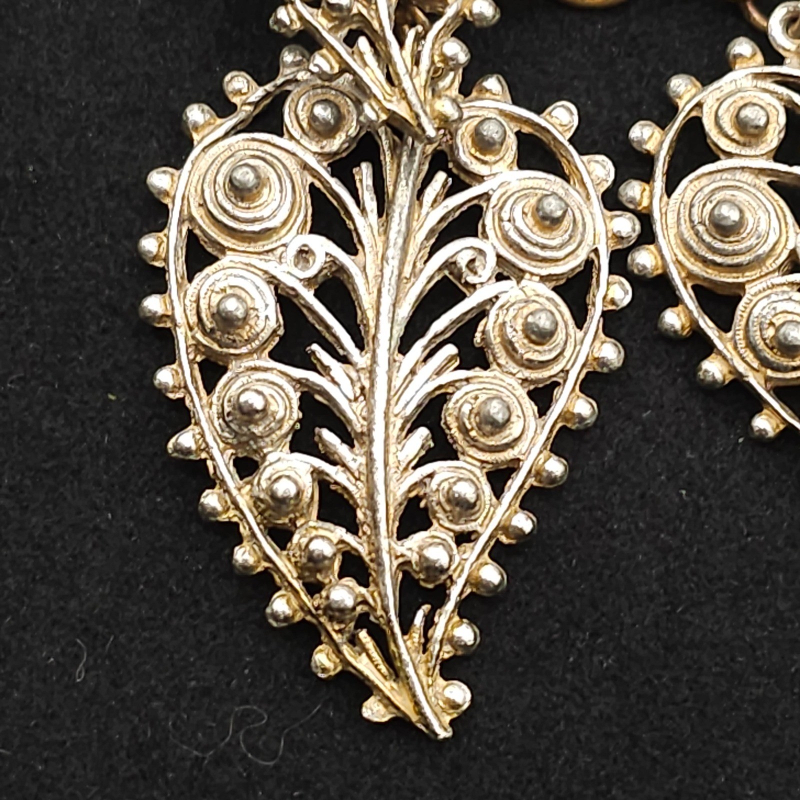 Vintage Filigree Dangle Leaf Brooch Statement Nature Gold & Silver Tone Ornate