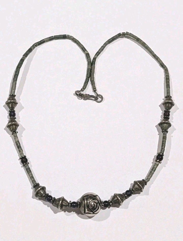 Vtg Sterling Silver Natural Green Jasper Amethyst Rose Bead Beaded 18″ Necklace