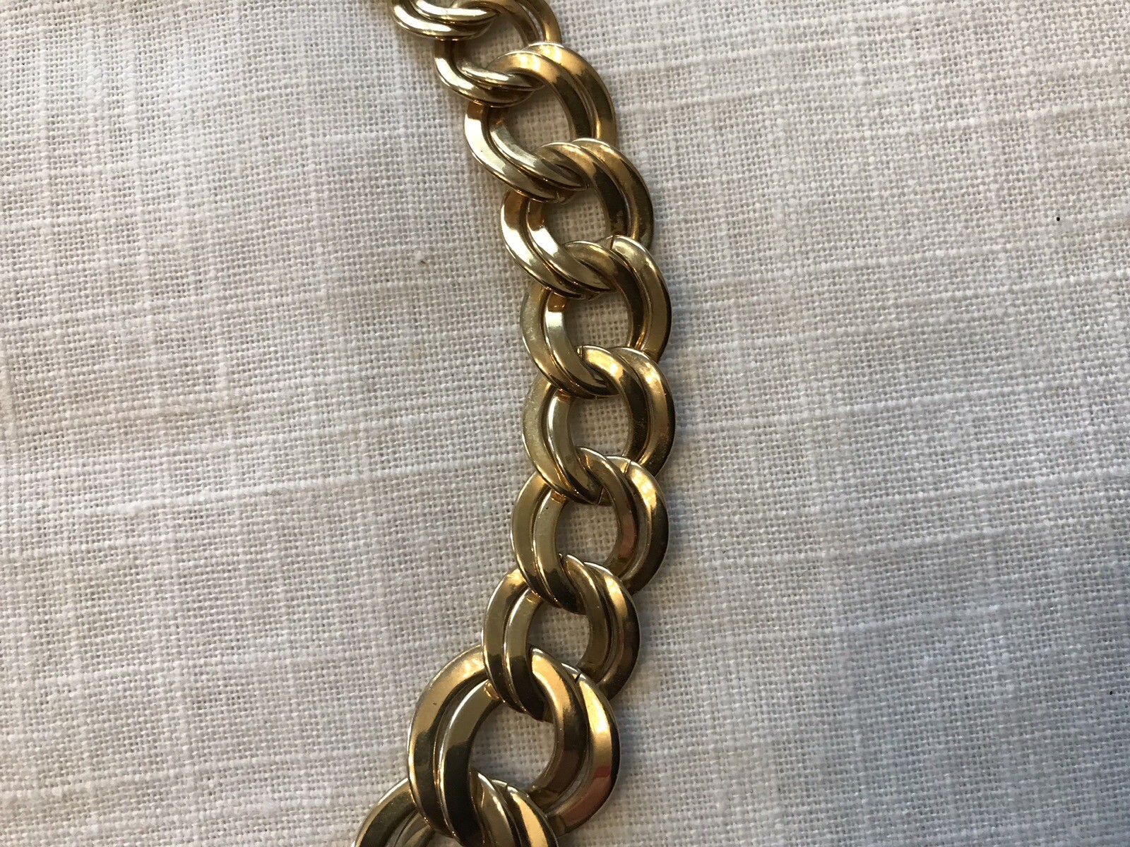 VINTAGE 18” Double CURB LINK Chunky NECKLACE Shiny GOLD TONE GRADUATED VGUC