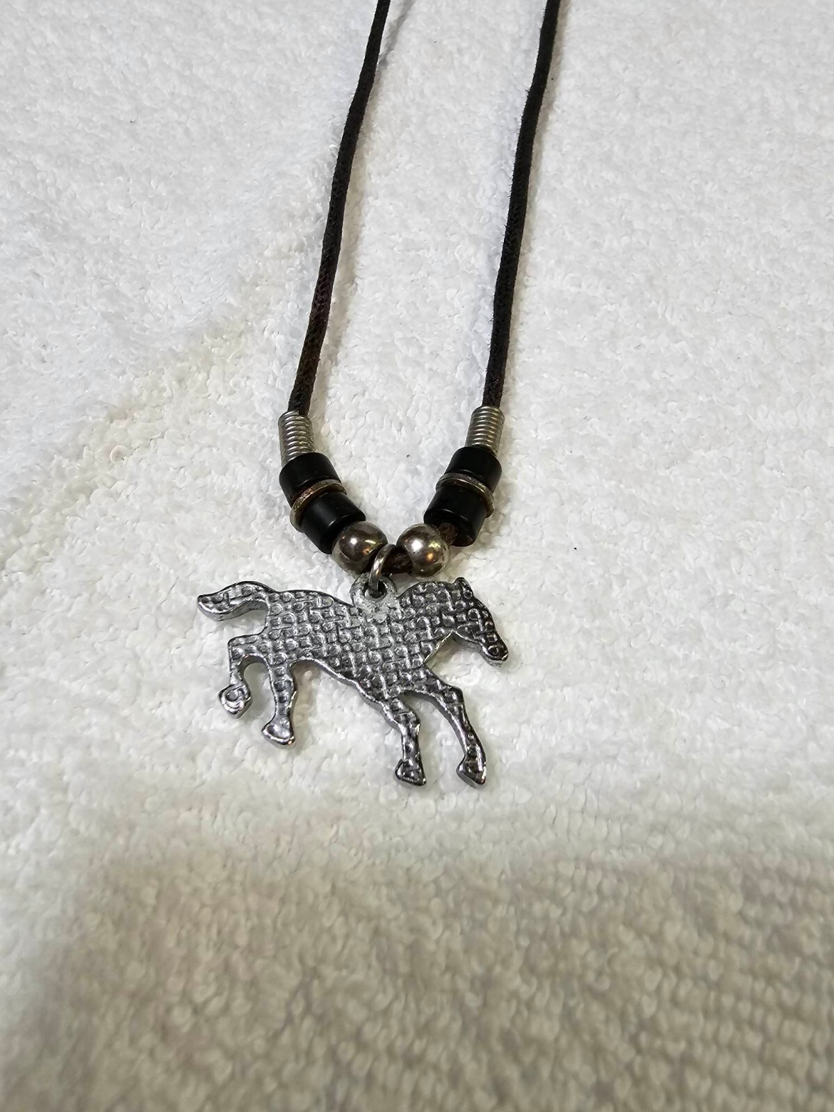 Vtg silver tone horse pendant w/ abalone Black Cord Chain necklace 16 1/2in”