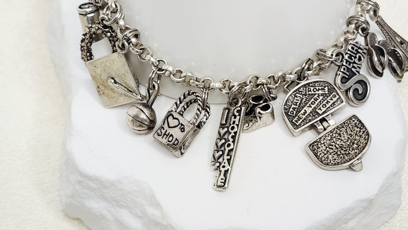 Vintage SJC Sterling Silver Link Charm Bracelet Heavily Loaded 18 Charms – 44g