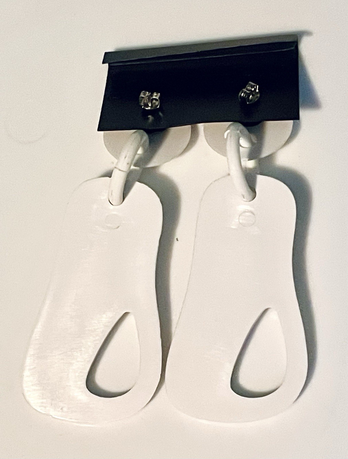 80s Does 60s Vintage Modernist White Earrings MCM Plastic Dangle NOS Taiwan ROC