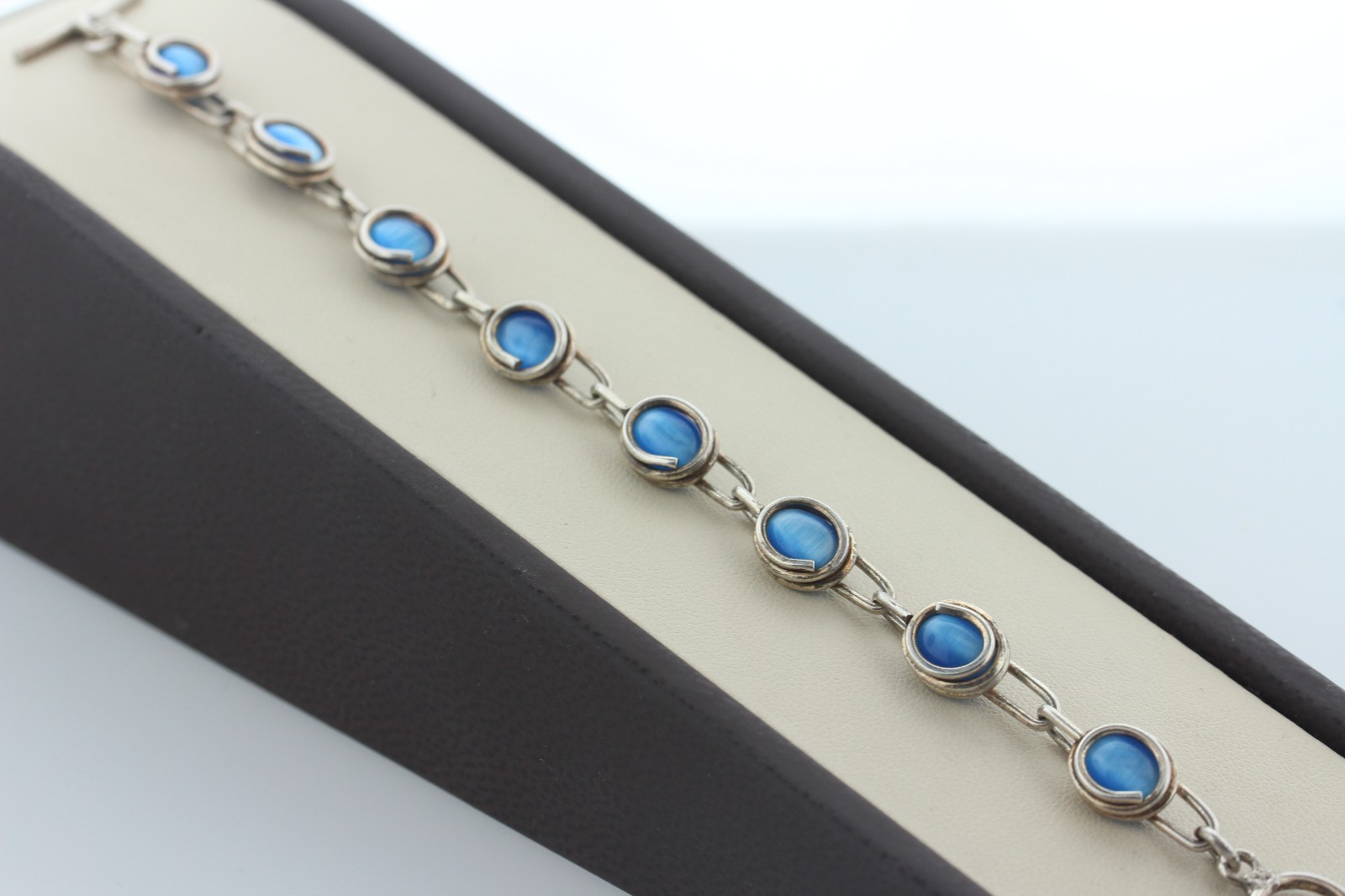Sterling Silver 925 Wire Wrapped Oval Blue Tiger Eye Link Toggle Bracelet – 6.5″