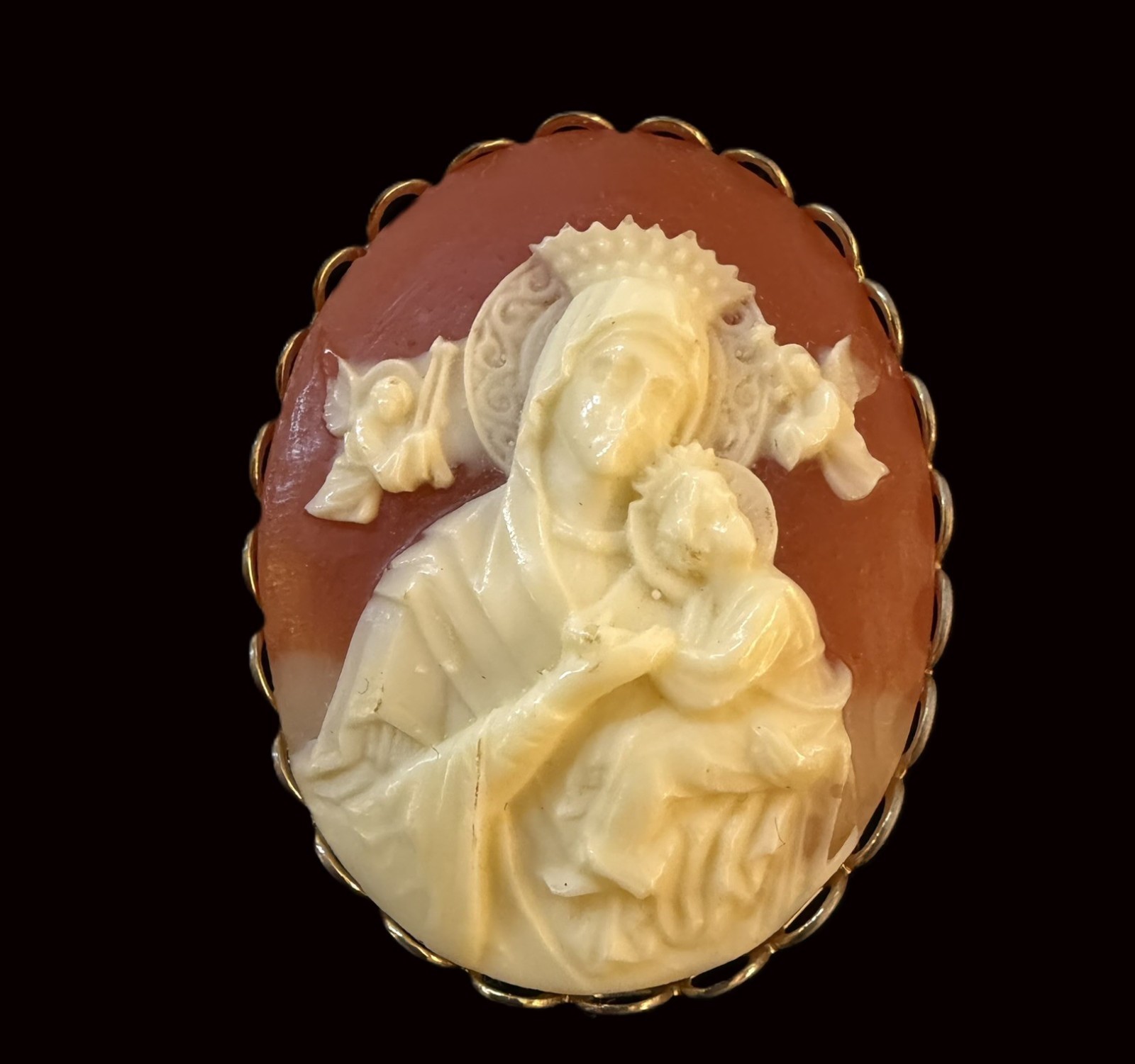 Vintage/Antique Shell Cameo Brooch Our Lady of Perpetual Help Adoring Angels