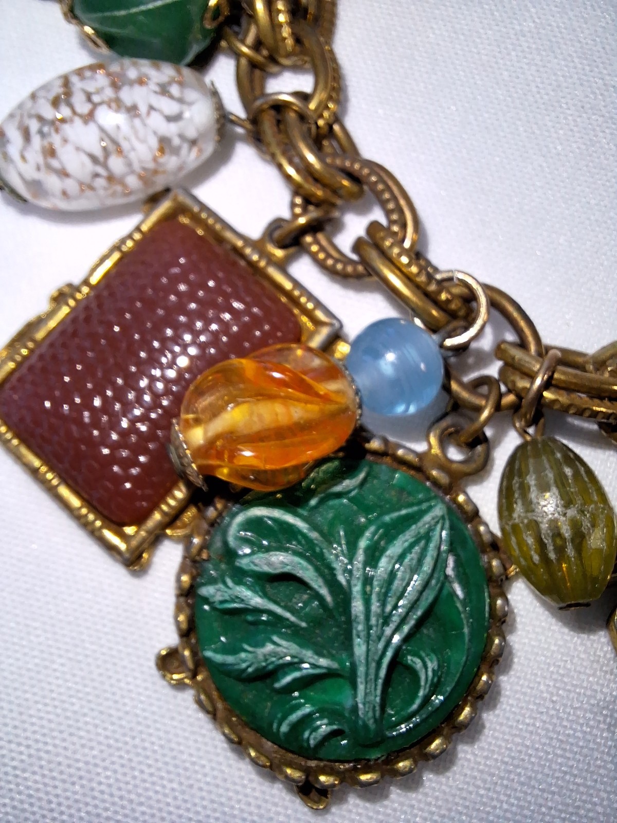 VTG Gold Tone Asian Themed Heavy Charm Bracelet 7.5″