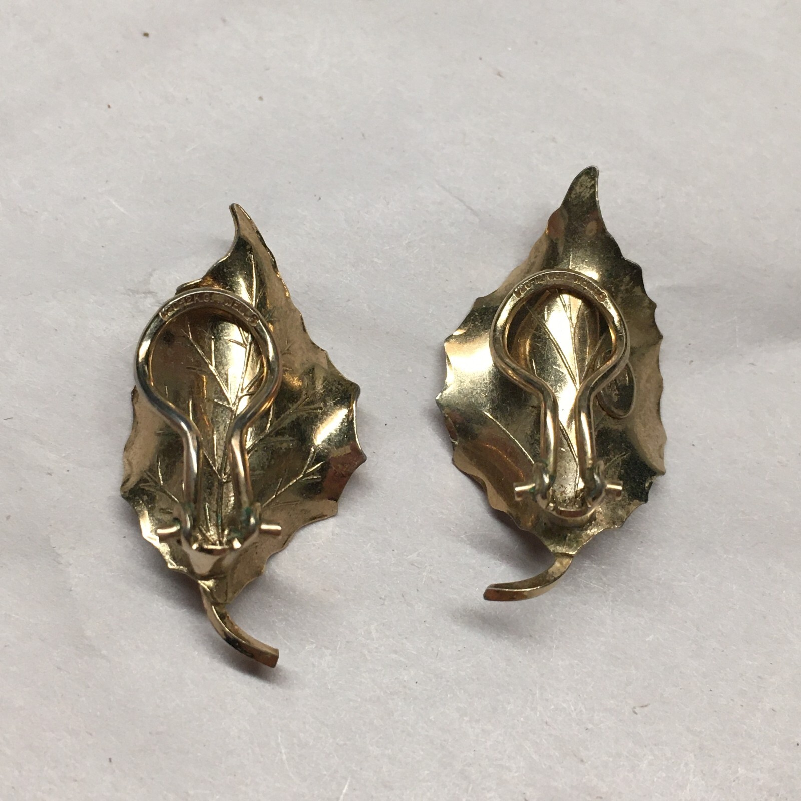 Vintage Signed Wells 1/20 12k Gold Filled Leaf Earrings Clip on 1-1/4”