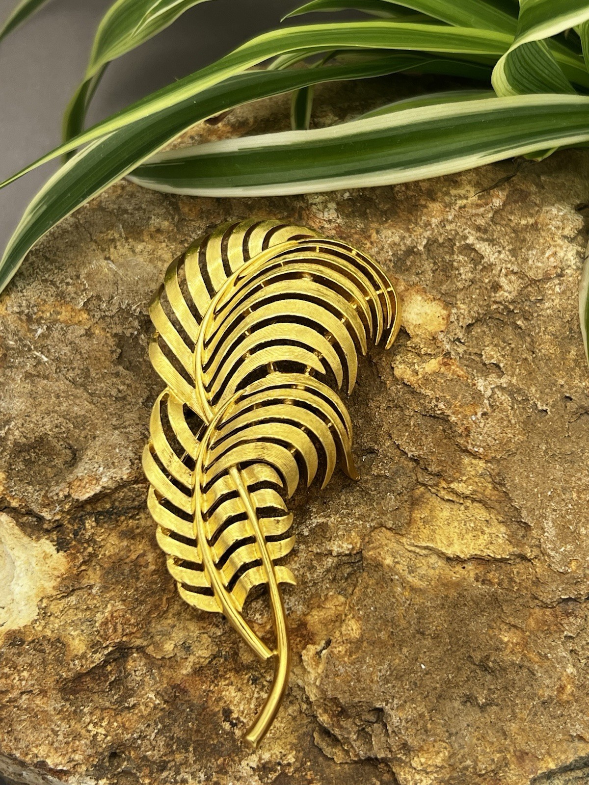 Vintage Trifari Gold Tone Leaf Brooch Openwork Fern Leaf Pin Nature Jewelry