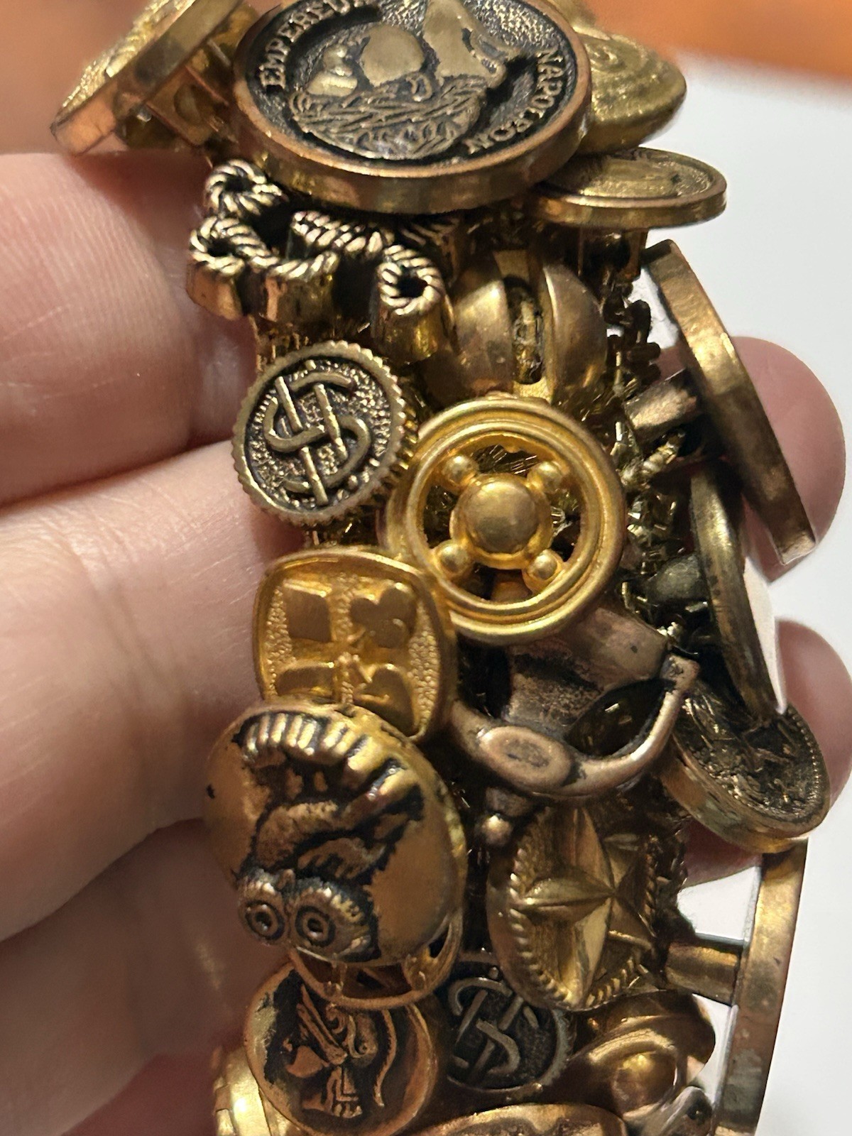 Vintage Mid-Century Buttons Bracelet Stretchy Crochet Gold Tone Victorian Style