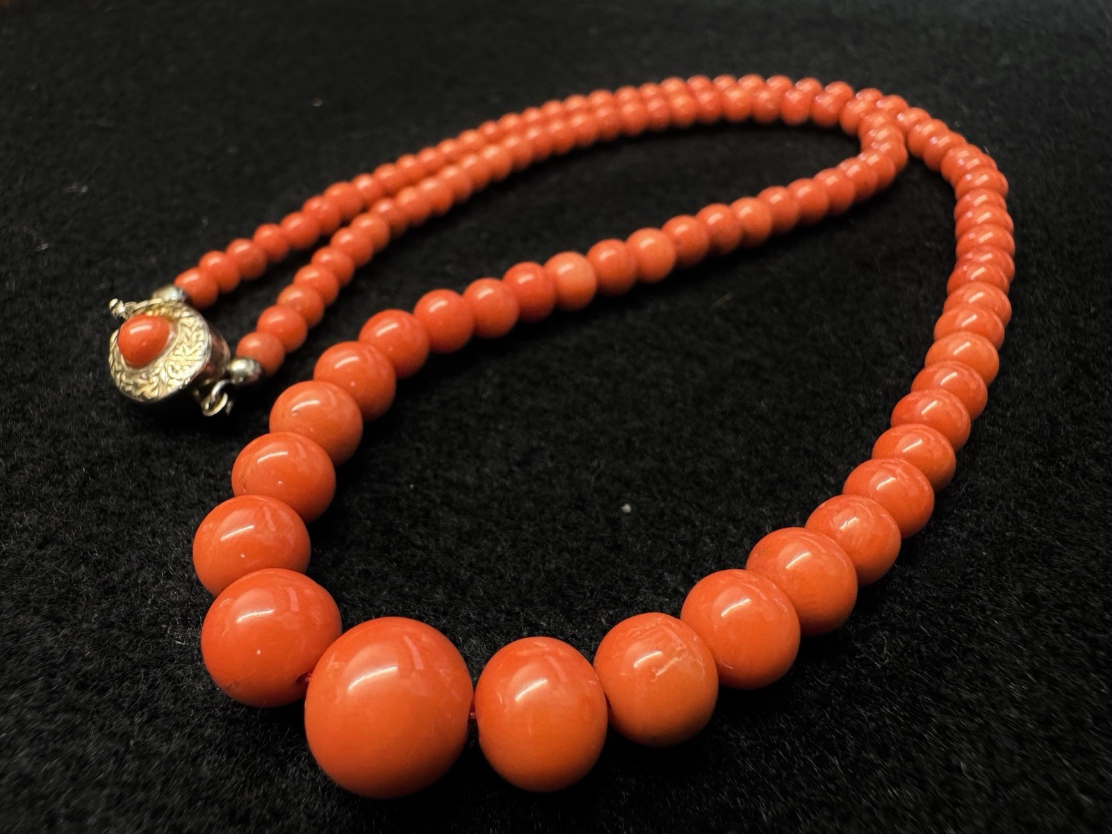 Vintage Vermeil Claps And Natural AAA Salmon Coral Graduated beads necklace 20in