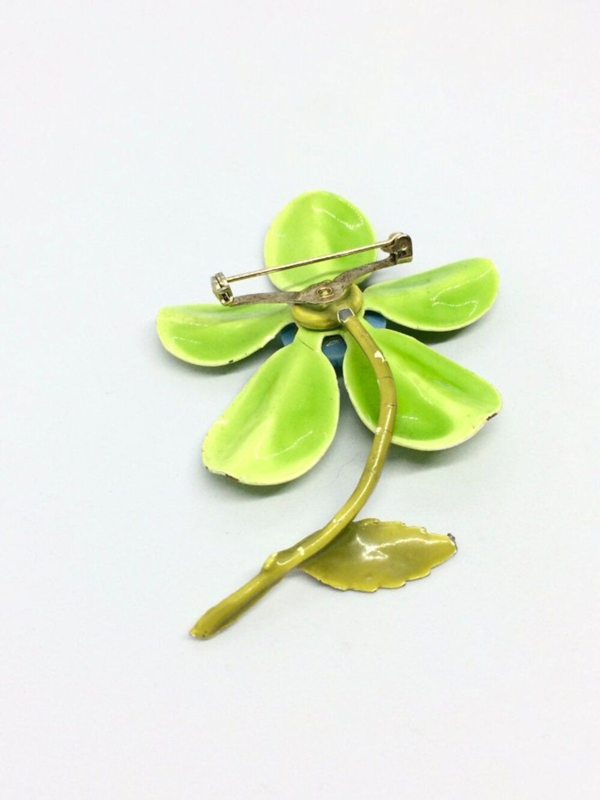 VINTAGE ENAMEL BROOCH Flower Lime Green Blue Molded Plastic Mod Pop Art 60s