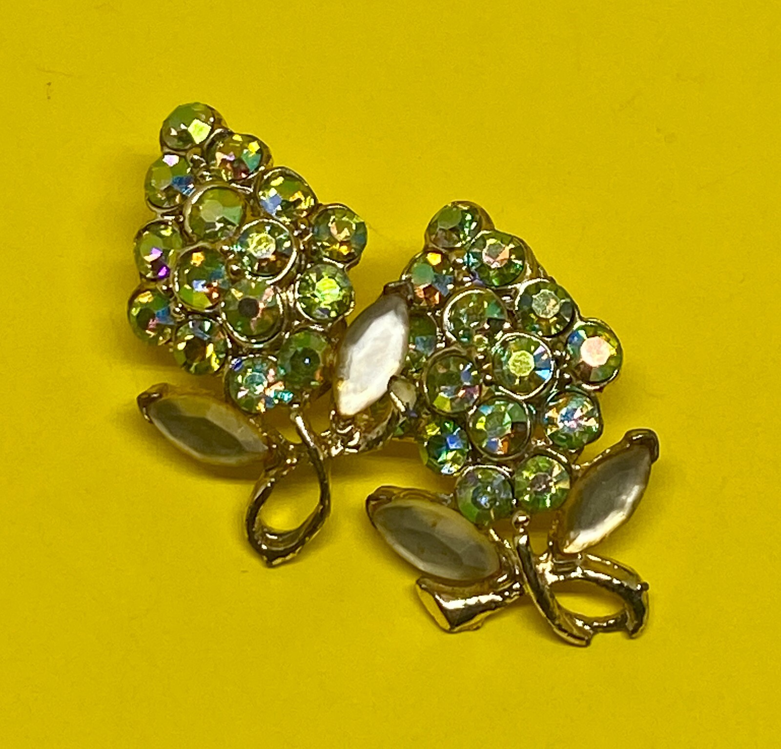Vintage Rhinestone Clip-On Cluster Earrings Bunch of Grapes Aurora Borealis