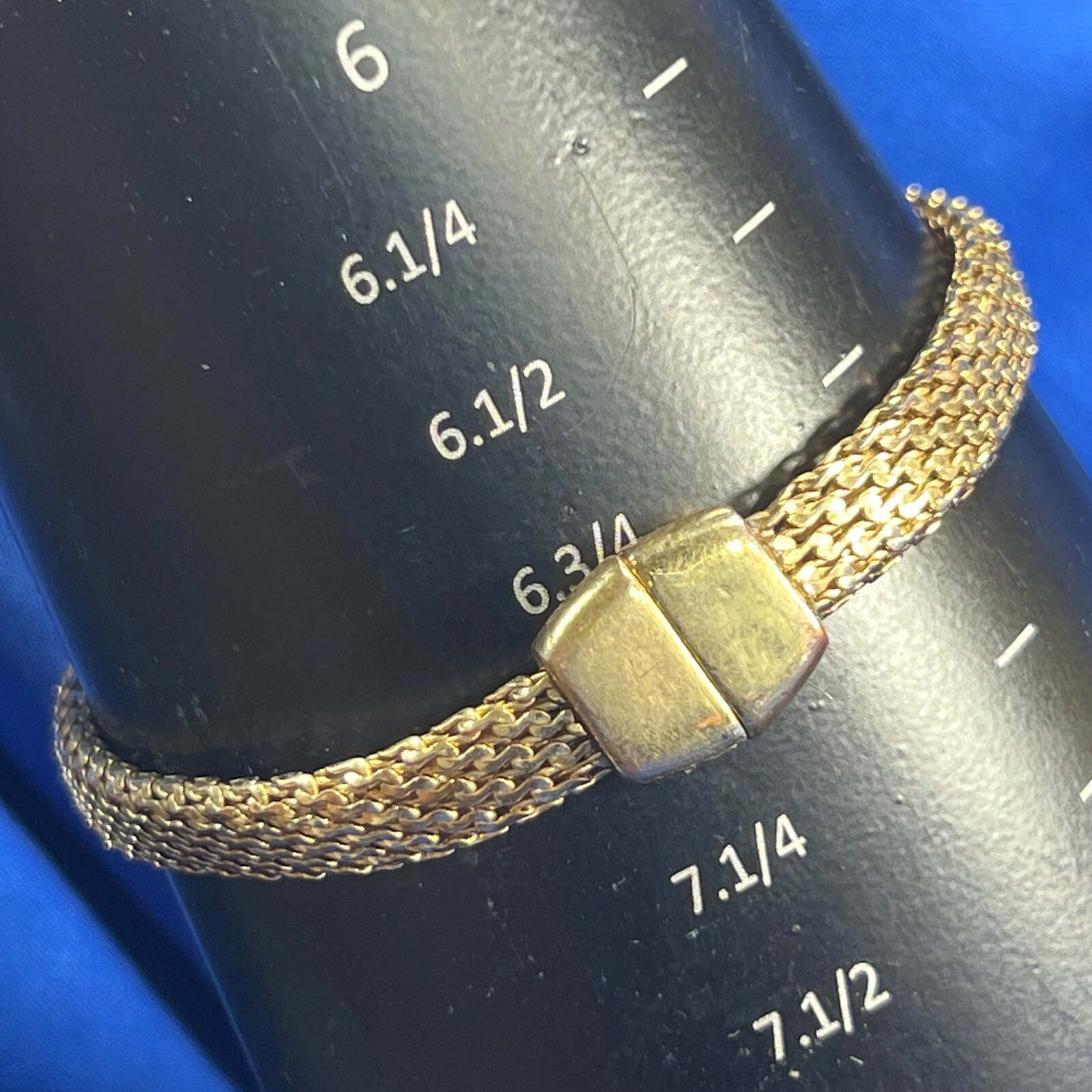 Vtg MONET meshed style washed gold tone 7 1/4″ x 5/16″ bracelet magnet closure
