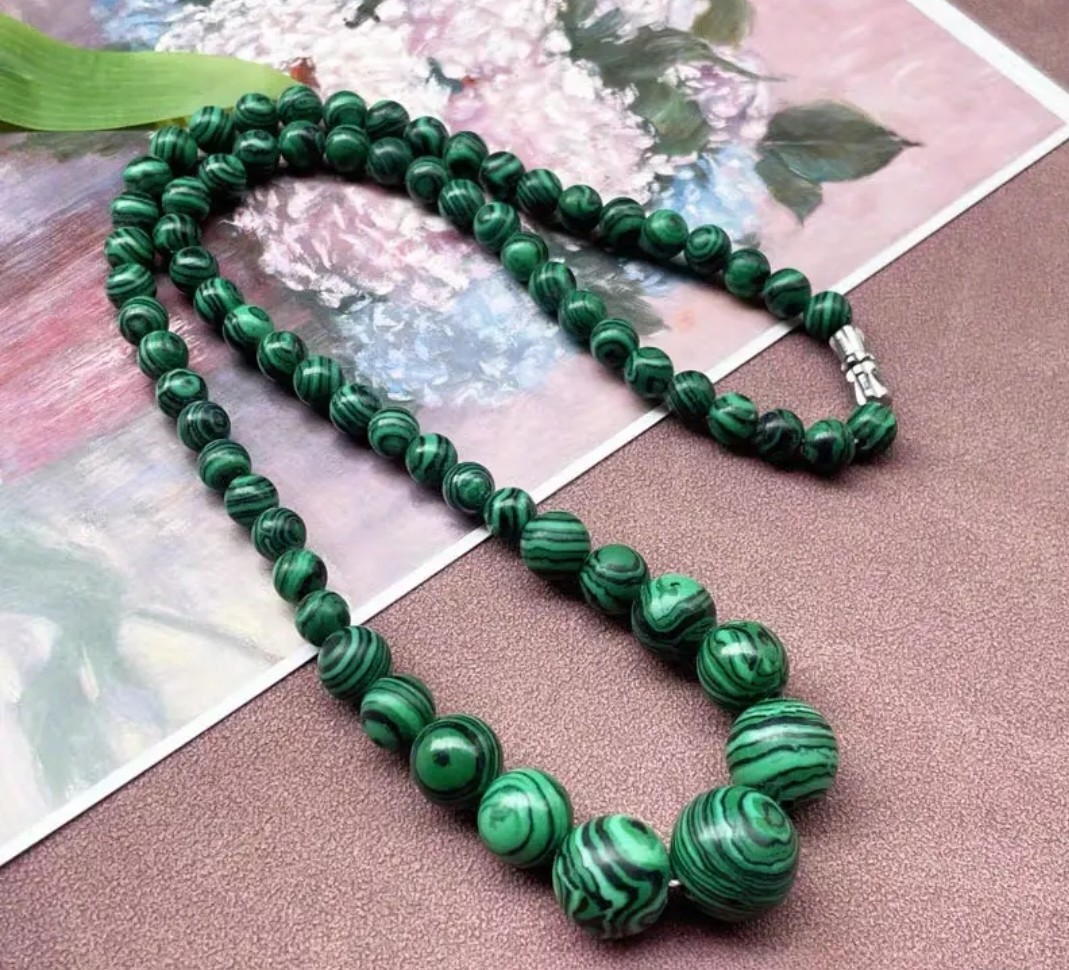 Genuine Malachite Beaded Necklace Graduated Barrel Clasp 45cm ~ 17.72 Inches