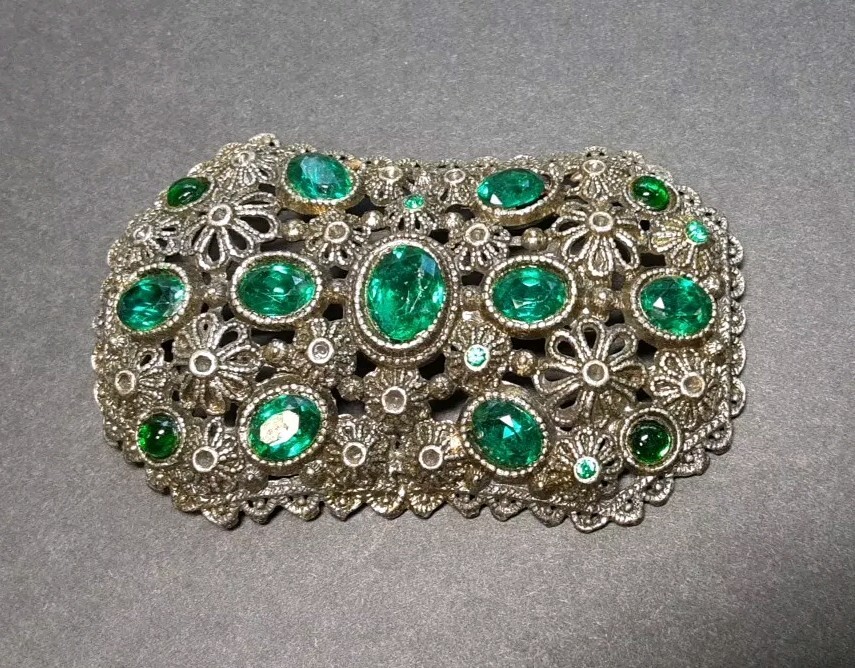 Vintage New England Glass Works Large Brooch Green Rhinestone 2 3/4″ x 1 3/4″