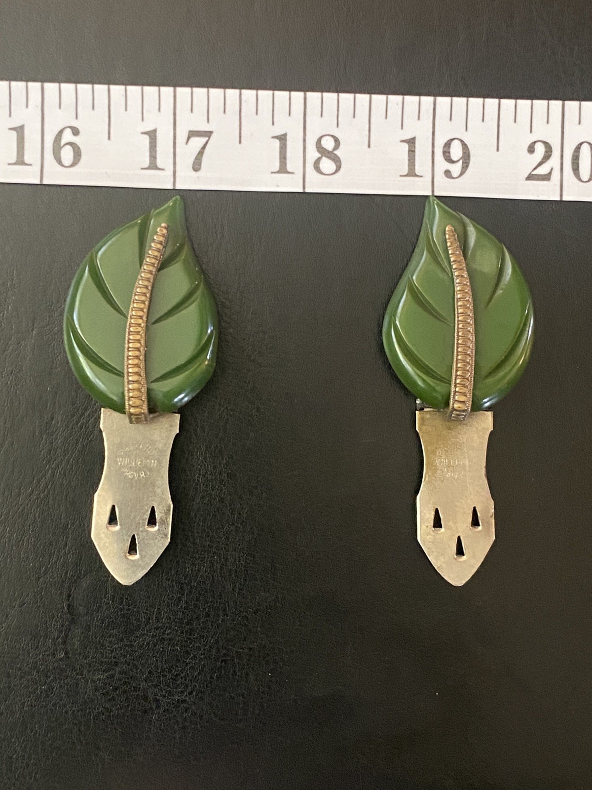 RARE Bakelite Dark green Carved Art Deco Brooch Shoe clips set