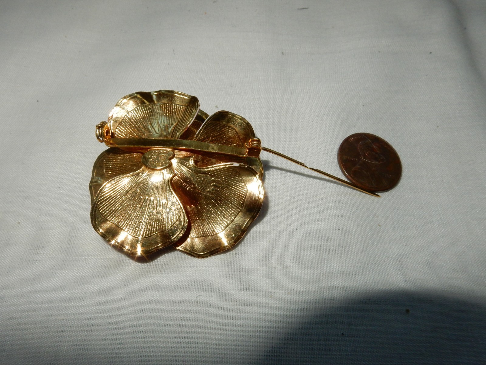 VTG. Signed Original by Robert Enamel Pink Pansie Flower Brooch/ Pin