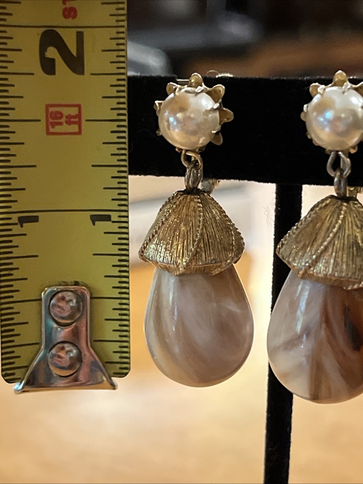 Vintage Classic Coro Dangle Drop Pearl Cabochon Swirled Lucite Clip On Earrings