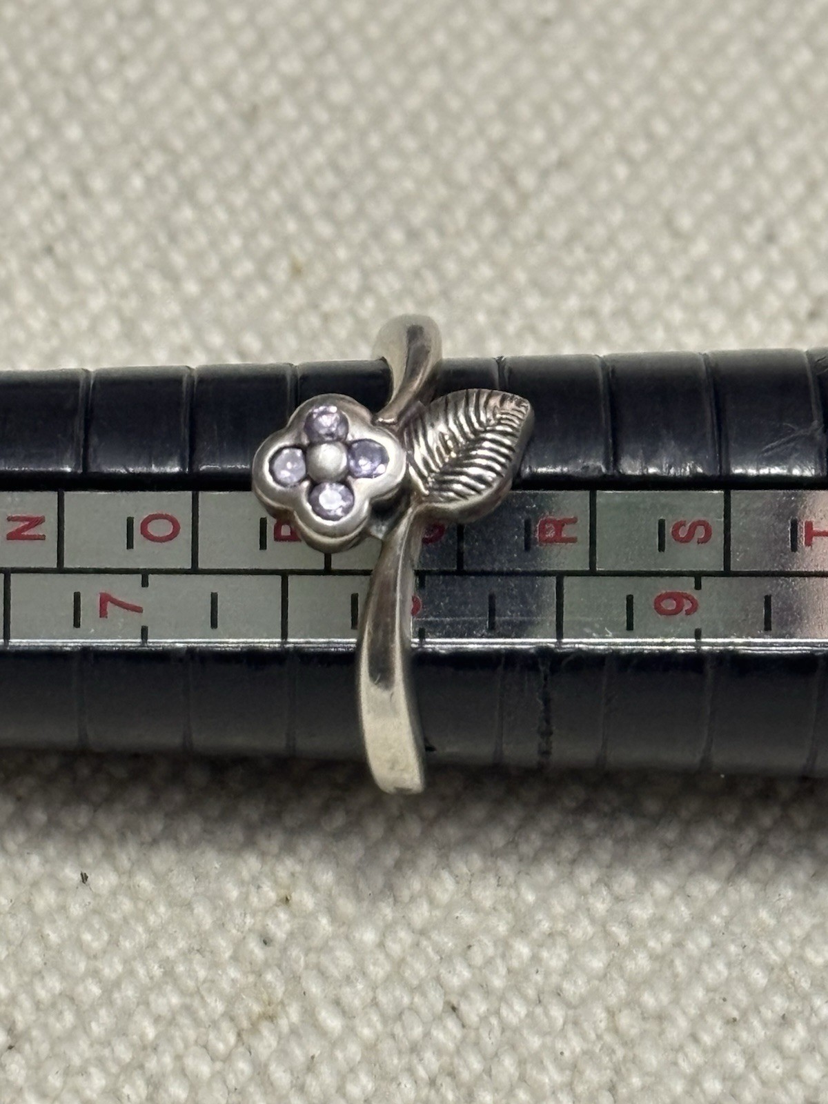 Size 8 vintage Sterling Silver flower ring with cubic zirconia stones