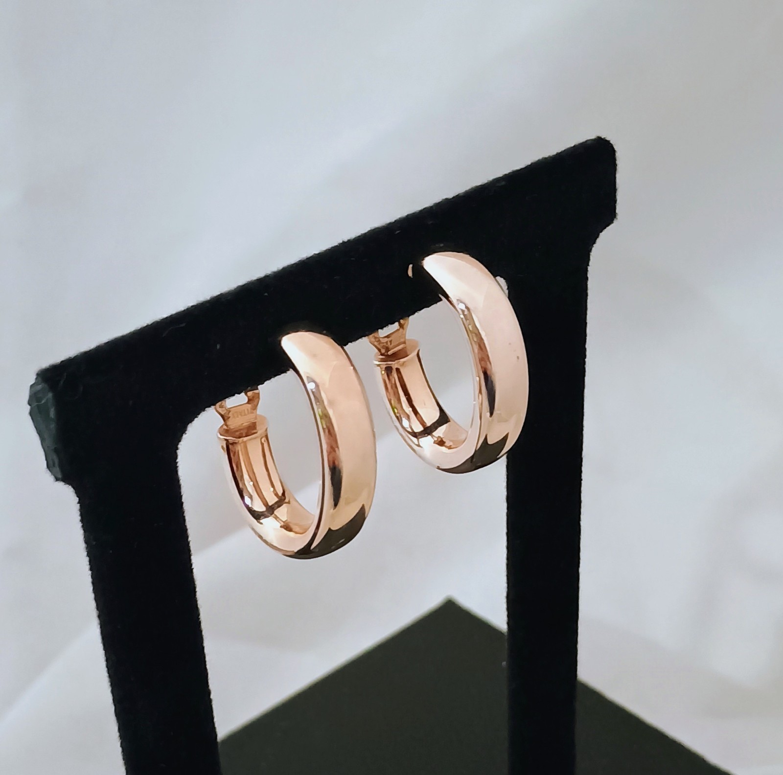 Vintage Gold Filled Hollow Hoop Earrings Unmarked 1″